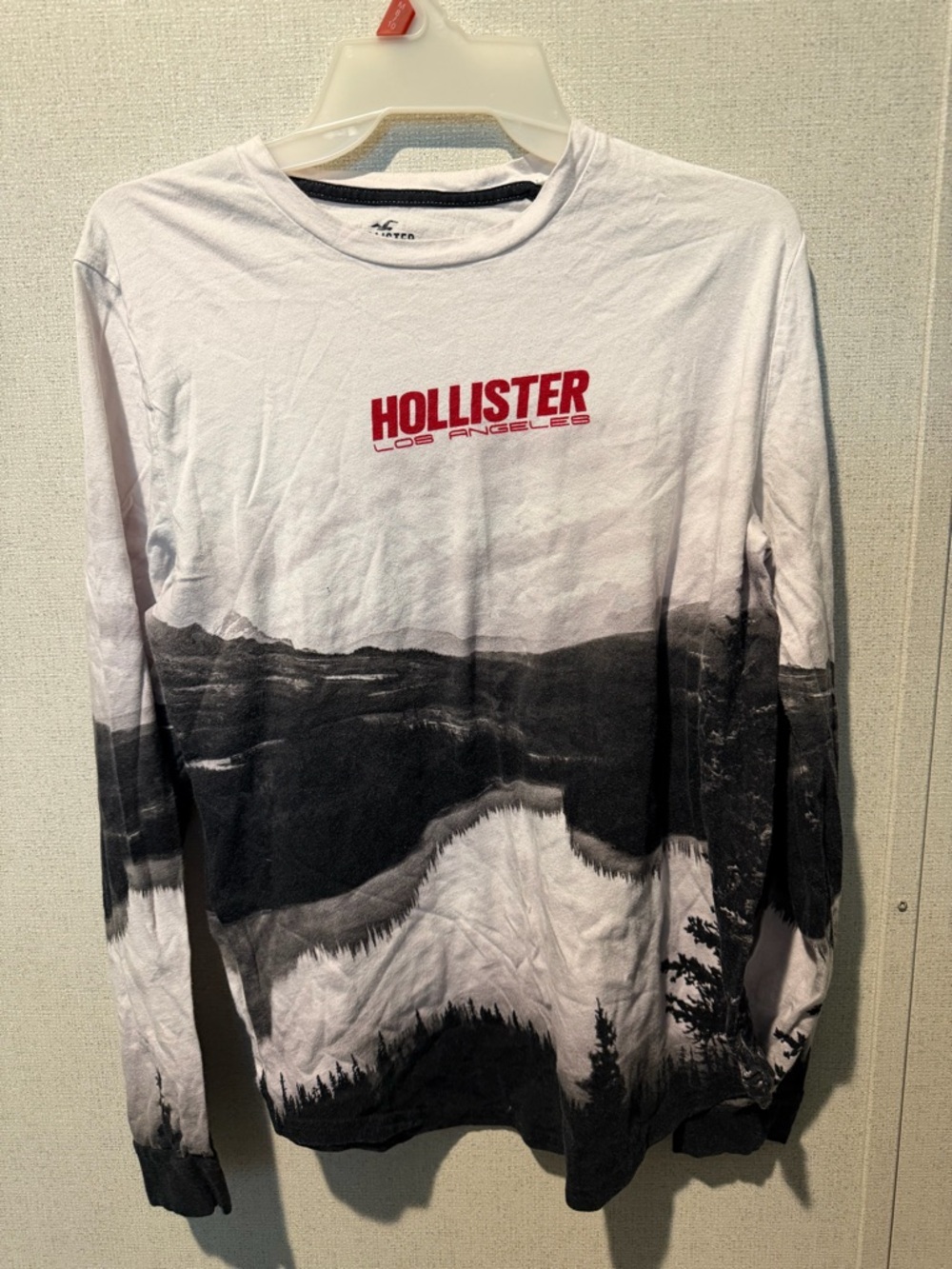 Hollister White & Black Mountain Gradient Long Sleeve Tee